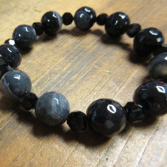 MERRISOTA JEWELRY Black Agate and Glass Stretch Bracelet Size 6" Gemstones NEW - Picture 2 of 6